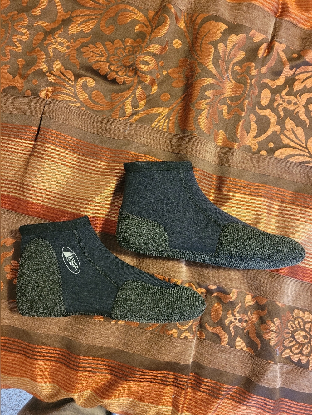 MEC Neoprene Beach Booties Women's Size 7